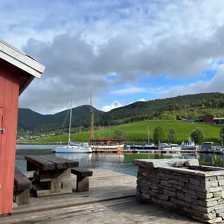 Holiday home Handelsmannens Hus Ved Otnesbrygga, Valsoyfjord