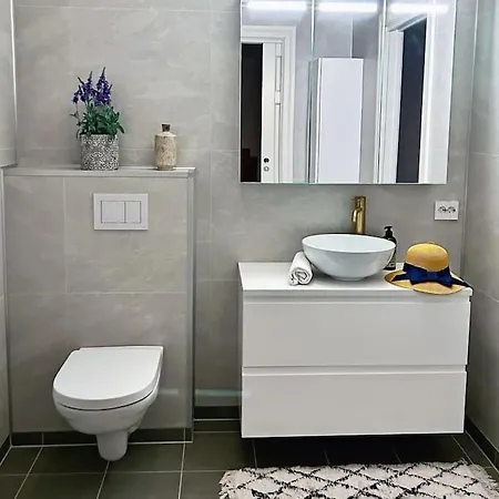 Holiday home Handelsmannens Hus Ved Otnesbrygga, Valsoyfjord *