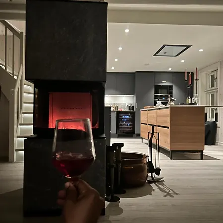 Handelsmannens Hus Ved Otnesbrygga, Valsoyfjord