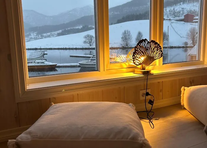 Дом отдыха Handelsmannens Hus Ved Otnesbrygga, Valsoyfjord
