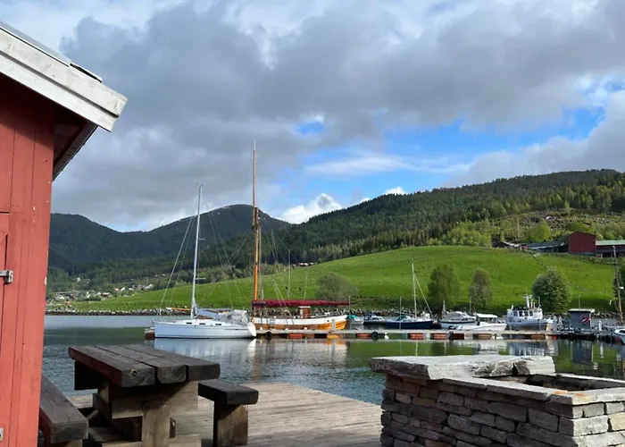度假居 Handelsmannens Hus Ved Otnesbrygga, Valsoyfjord