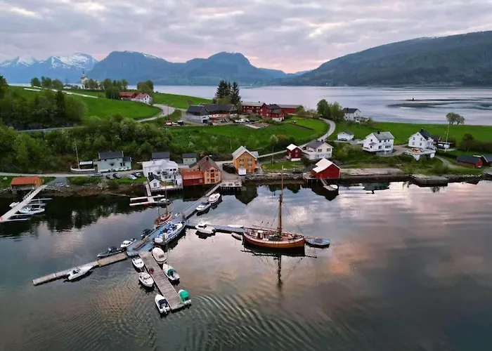 Handelsmannens Hus Ved Otnesbrygga, Valsoyfjord Дом отдыха