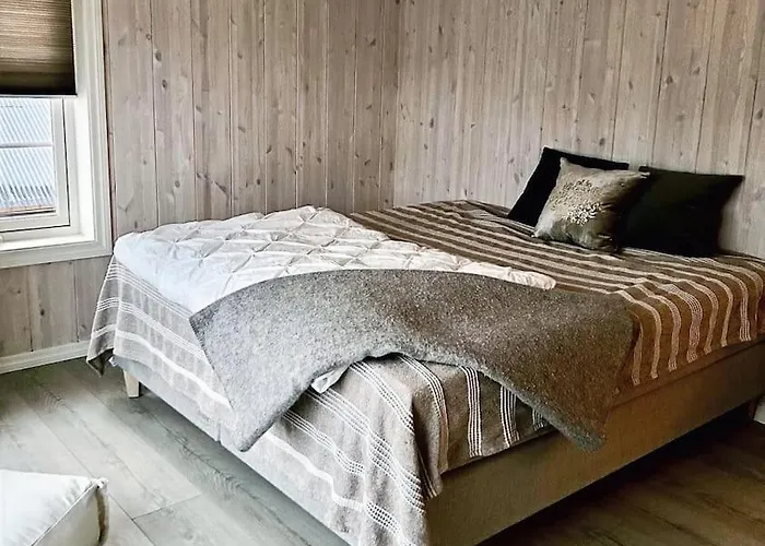 Handelsmannens Hus Ved Otnesbrygga, Valsoyfjord * Otnes (Trondelag)