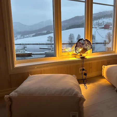 度假居 Handelsmannens Hus Ved Otnesbrygga, Valsoyfjord