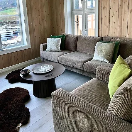 度假居 Handelsmannens Hus Ved Otnesbrygga, Valsoyfjord